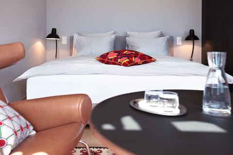 Minibar, in-room safe, free WiFi