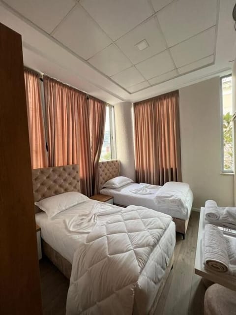 Desk, soundproofing, free WiFi