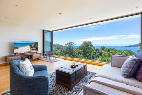 Exclusive Condo, 3 Bedrooms, Ocean View | Living area
