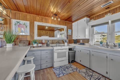 Upstairs kitchen/breakfast bar