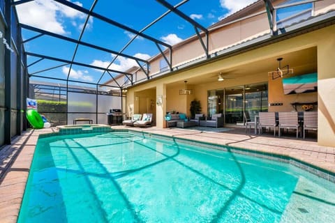 Private pool and patio oasis — soak up the sun or cool off!