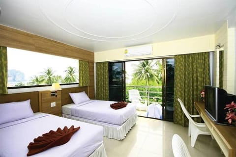 Twin Room | Desk, rollaway beds, free WiFi