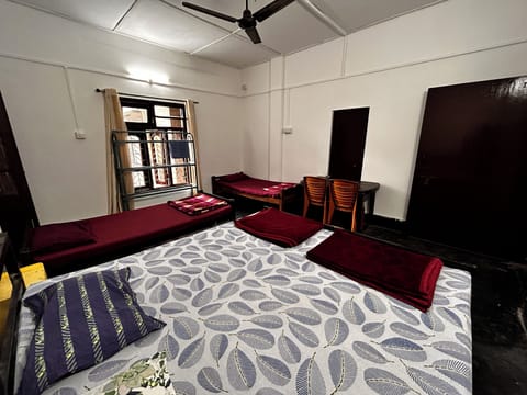 Economy Double or Twin Room | Iron/ironing board (on request), WiFi (free)