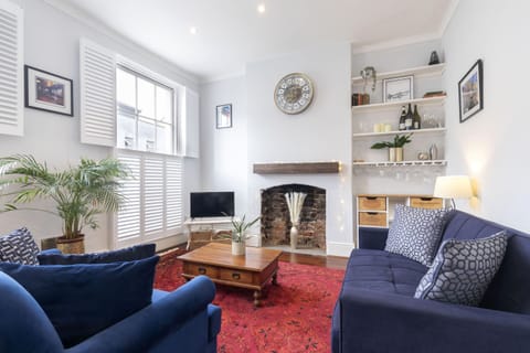 Living Room / Lounge