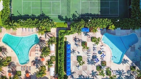 Pool & Tennis Courts