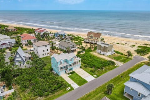 Beach life starts here — just steps from the sand