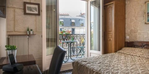 In-room safe, desk, free WiFi, bed sheets