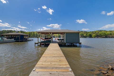 Dock house