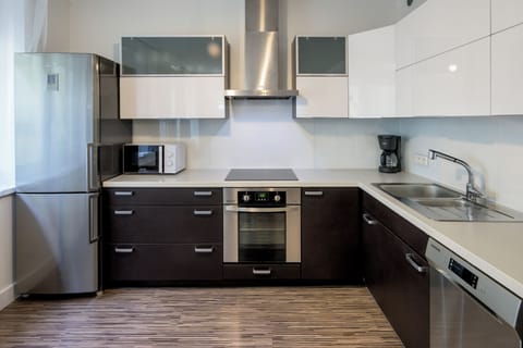 Apartment, Balcony | Private kitchenette | Electric kettle