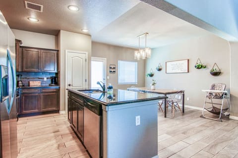 Modern Fully Equipped Kitchen