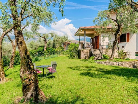 Landscape, Garden, Rural Area, Land Lot, Cottage, Groundcover, Farmhouse, Lawn, Estate, Meadow