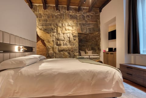 Superior Room | In-room safe, desk, blackout drapes, free WiFi