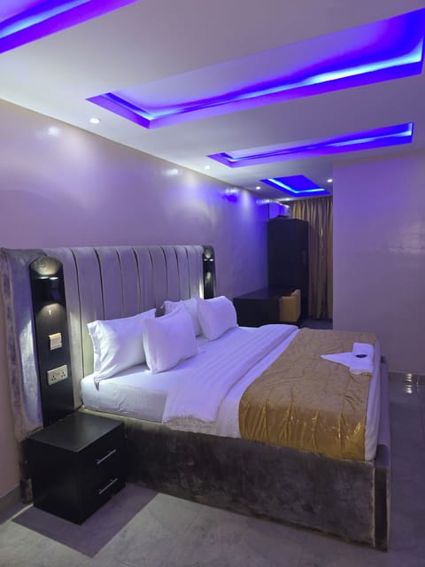 Superior Double Room, City View | Premium bedding, memory foam beds, minibar, soundproofing