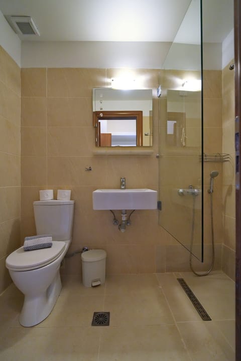 Comfort Double or Twin Room, Private Bathroom, Garden View | Bathroom | Shower, towels, toilet paper