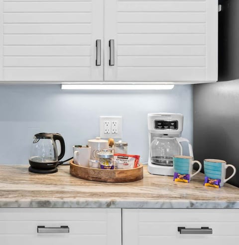 Start your mornings right with fresh coffee or tea at your own beverage station. A thoughtful touch to keep your Fort Lauderdale vacation easy and stress-free. #AirbnbFortLauderdale #VacationRental #FloridaGetaway