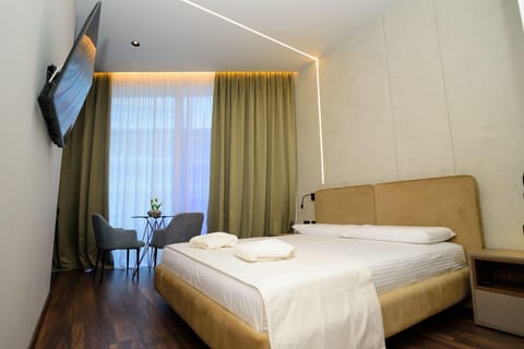 Soundproofing, free WiFi