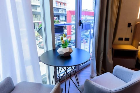 Soundproofing, free WiFi