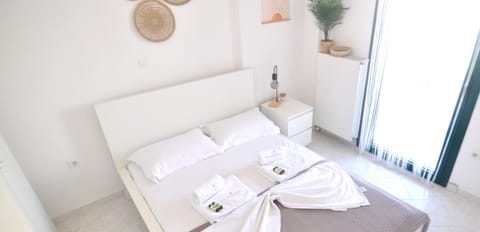 Comfort Townhome, Beach View | 3 bedrooms, iron/ironing board, free WiFi