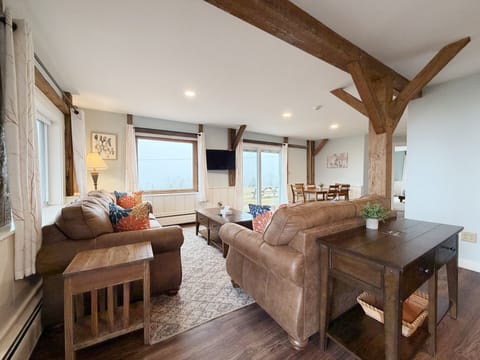 Bemis Suite w/patio | Living area | 24-inch Smart TV with digital channels