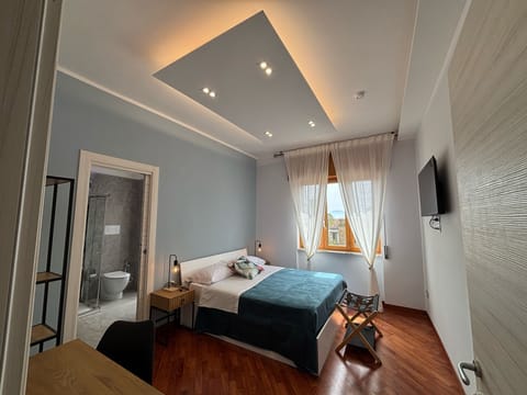 Double Room, Private Bathroom | Premium bedding, down comforters, memory foam beds, desk