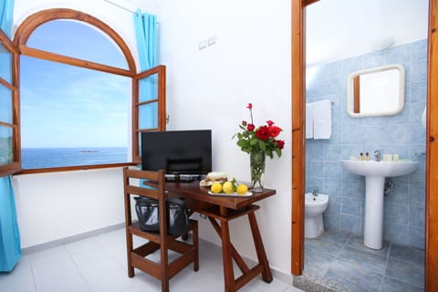 Superior Double Room, Sea View | Minibar, desk, cribs/infant beds, free WiFi
