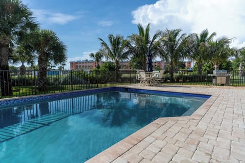 Luxury Private Pool Deck
