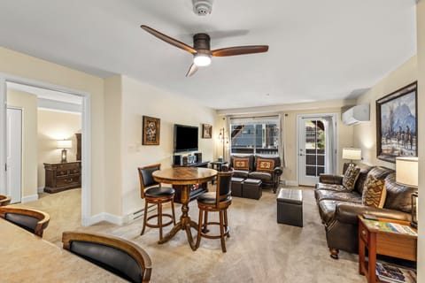 First Light! Spacious 2 bedroom, perfect for families!!