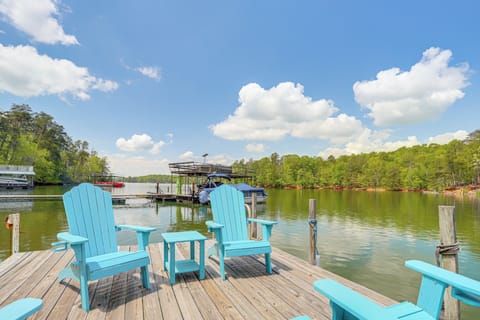 Gainesville Vacation Rental | 4BR | 2BA | Steps Required | 2,400 Sq Ft