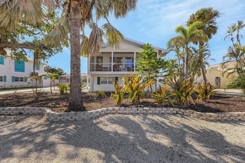 House, 2 Bedrooms | Exterior