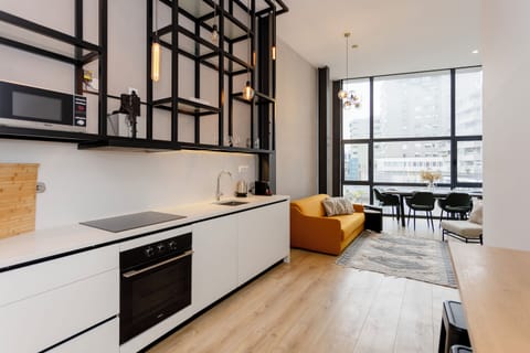 Standard Apartment, City View | Private kitchen