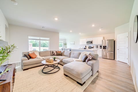 Broken Arrow Vacation Rental | 4BR | 2BA | 1,700 Sq Ft | Step to Enter