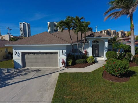 Welcome to 192 W. Flamingo Circle!