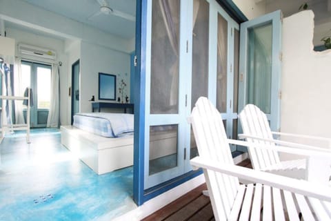 In-room safe, desk, free WiFi, bed sheets