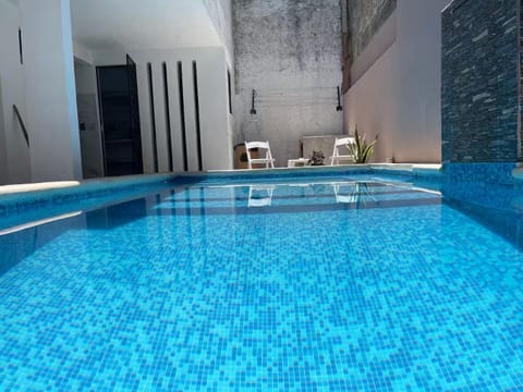 10 outdoor pools