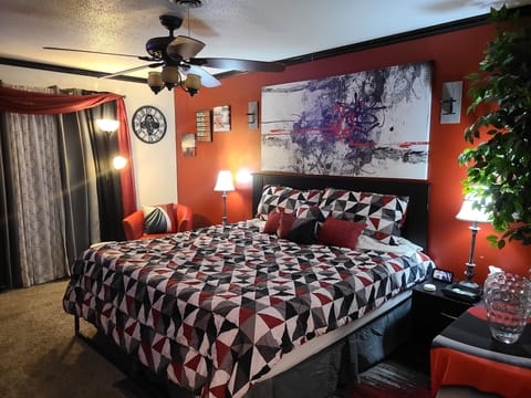 Spacious Bedroom w/King Bed, Alexa Assistant, 60in Smart TV w/Private Bath.