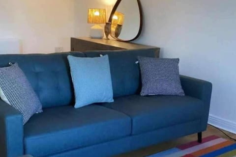 Apartment | Living area | TV