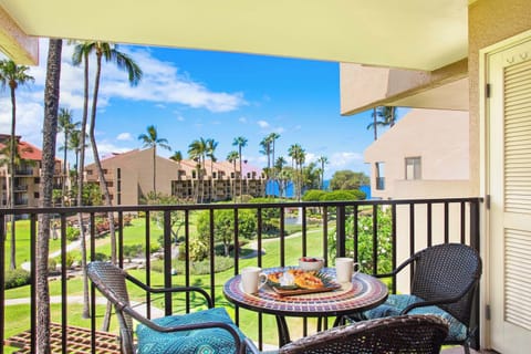 Relax on the balcony with a great garden and ocean views
