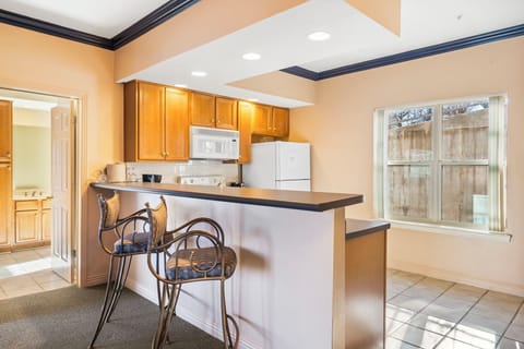 Full Kitchen with Major Appliances