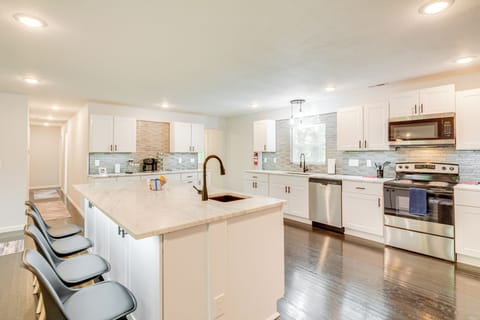 House (4 Bedrooms) | Interior