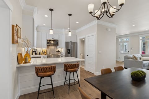 Kitchen with counter seating