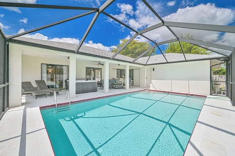 Naples'Delight - Private pool and separate hot tub overlooking the oversized garden.