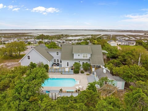 House, 4 Bedrooms | Pool