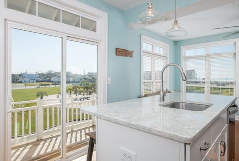 Condo, 2 Bedrooms | Interior
