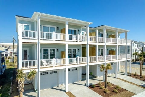 Condo, 3 Bedrooms | Exterior