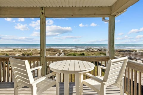 House, 4 Bedrooms | Outdoor dining