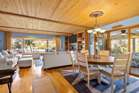 Townhome, 3 Bedrooms | Dining
