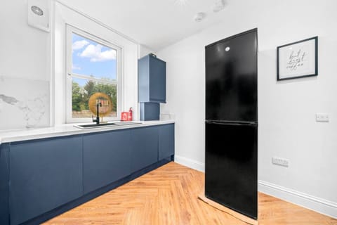 Apartment | 4 bedrooms, Internet