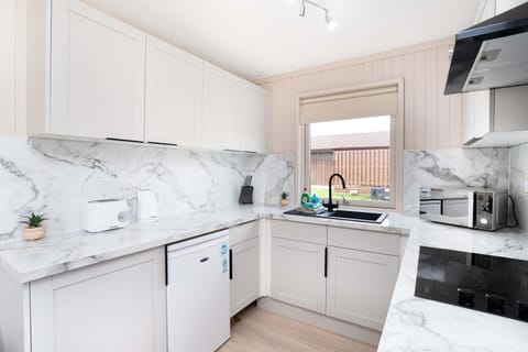 Apartment | 3 bedrooms, Internet