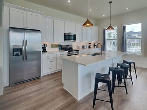 Kitchen - Countertop Seating