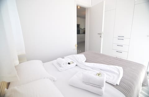 Family House, Garden Area | Iron/ironing board, free WiFi